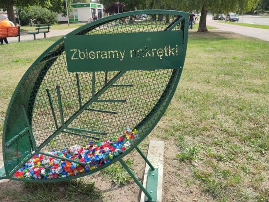 Zbieramy nakrętki. W Elblągu stanęły specjalne pojemniki