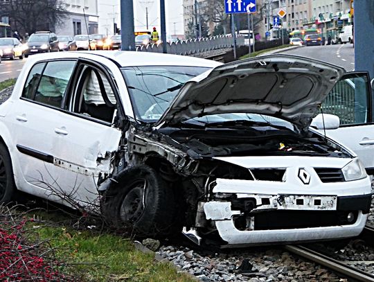 Zderzenie 3 aut na 12 lutego - sprawca uciekł!