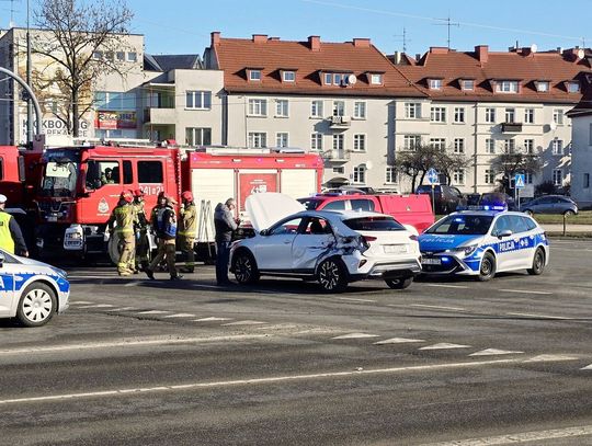 Zderzenie 3 pojazdów. W kolizji brał udział wóz  strażacki