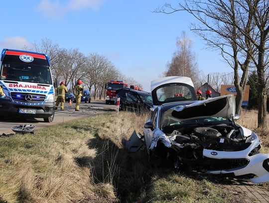 Zderzenie dwóch pojazdów na starej 7