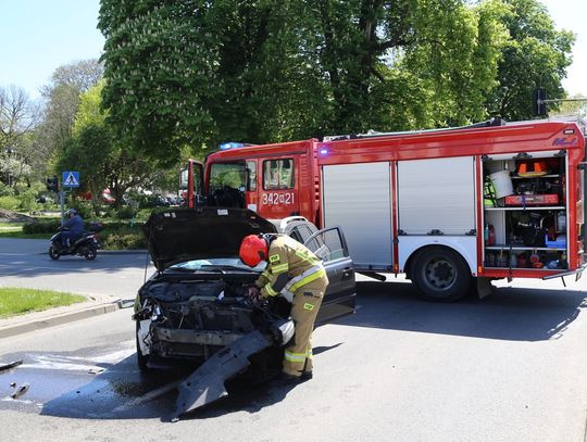 Zderzenie dwóch pojazdów na ulicy Pocztowej