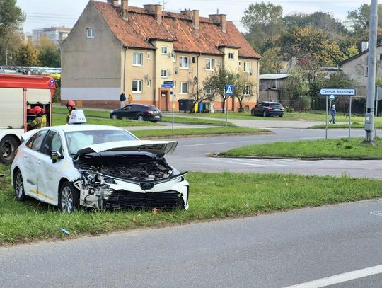 Zderzenie pojazdów na skrzyżowaniu Odrodzenia-Mazurska Zderzenie pojazdów na skrzyżowaniu Odrodzenia-Mazurska