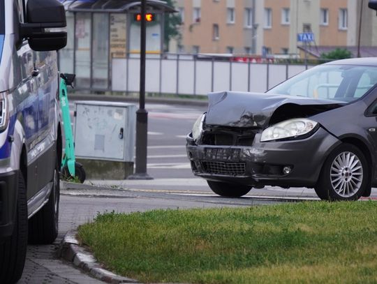 Zderzenie pojazdów na skrzyżowaniu Piłsudskiego - Płk. Dąbka