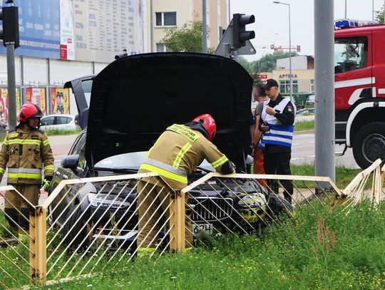 Zderzenie pojazdów na skrzyżowaniu Płk. Dąbka-Węgrowska