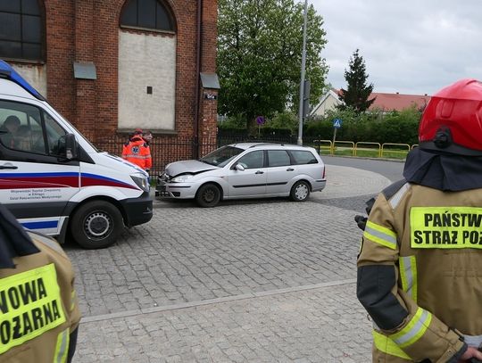 Zderzenie pojazdów na skrzyżowaniu Warszawska-Orla