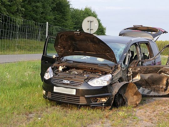 Zderzenie pojazdu ciężarowego z samochodem osobowym na S22