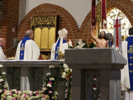 Zmiany w kościołach. "W obecnej sytuacji bierzmowanie trzeba przełożyć"