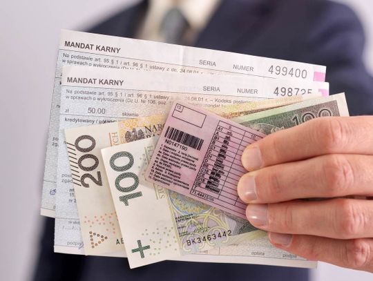 Zmiany w mandatach - wyższe kwoty i powiązanie kar ze składką OC. Minister wyjaśnia Zmiany w mandatach - wyższe kwoty i powiązanie kar ze składką OC. Minister wyjaśnia