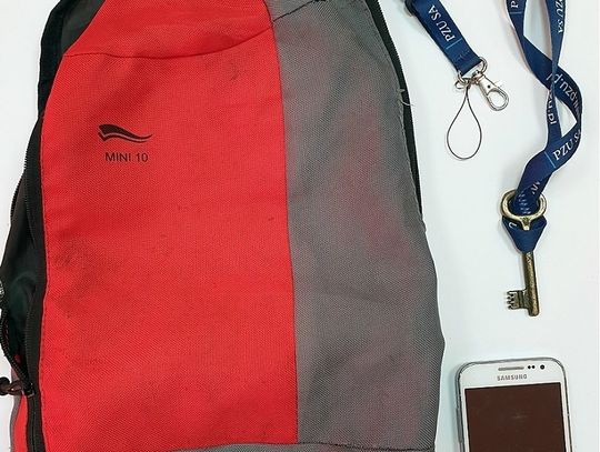 Znaleziono plecak, telefon i klucz. Policja szuka właściciela Znaleziono plecak, telefon i klucz. Policja szuka właściciela