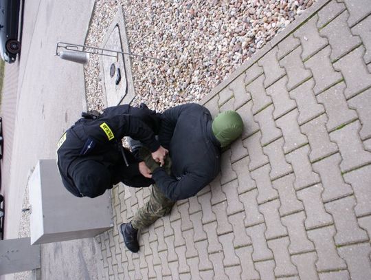 "Zostanie użyta broń hukowa". Urząd w Elblągu prosi o zachowanie spokoju!