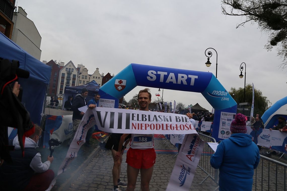 10 km w pół godziny. Za nami Elbląski Bieg Niepodległości [ZDJĘCIA]