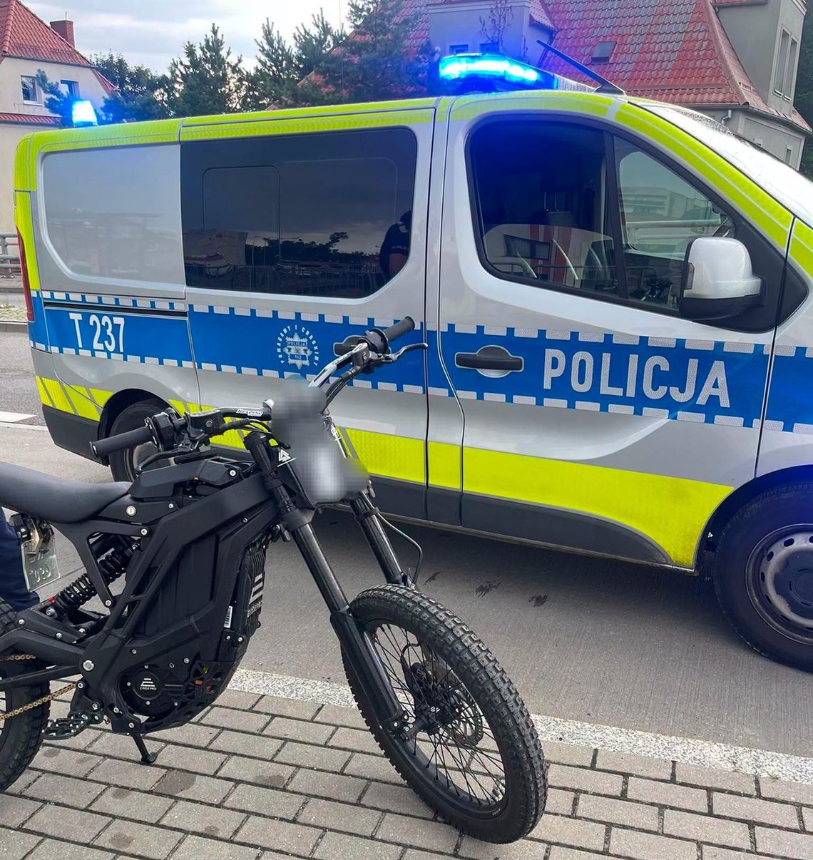 14-latek miał prawo jazdy, OC i przegląd. Mimo to popełnił błąd na drodze 14-latek miał prawo jazdy, OC i przegląd. Mimo to popełnił błąd na drodze