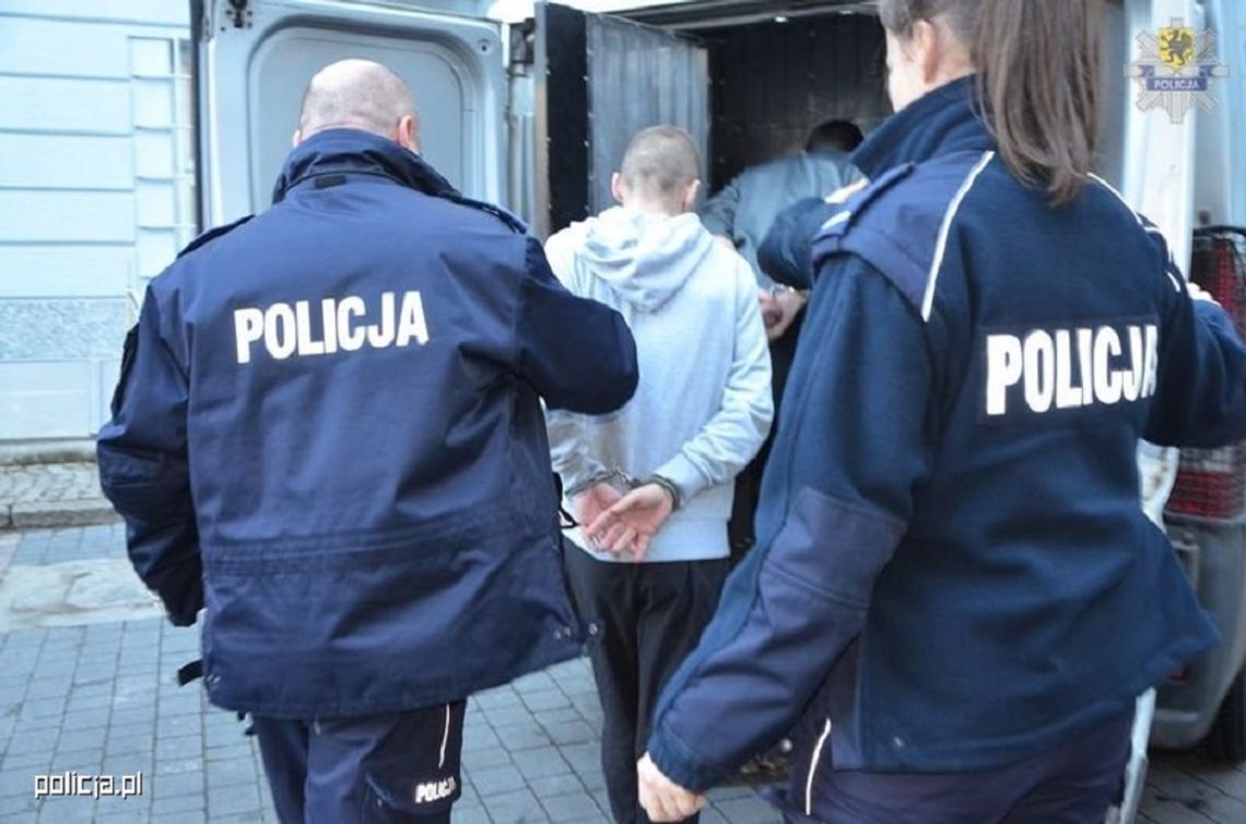 17-latek aresztowany za kradzieże rozbójnicze w drogeriach 