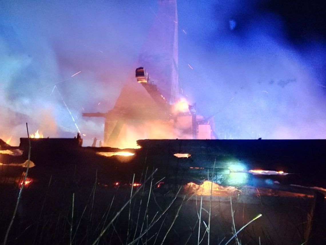 28 strażaków gasiło pożar w miejscowości Węgle Żukowo