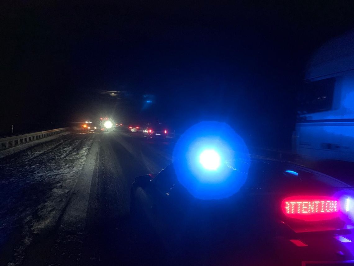 31-latka wpadła w poślizg. Trudne warunki na drogach 31-latka wpadła w poślizg. Trudne warunki na drogach