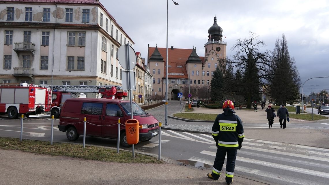 Alarm bombowy w Urzędzie Miasta w Elblągu