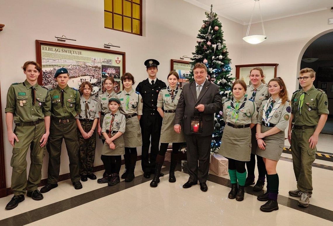 Betlejemskie Światło Pokoju dotarło do Elbląga Betlejemskie Światło Pokoju dotarło do Elbląga