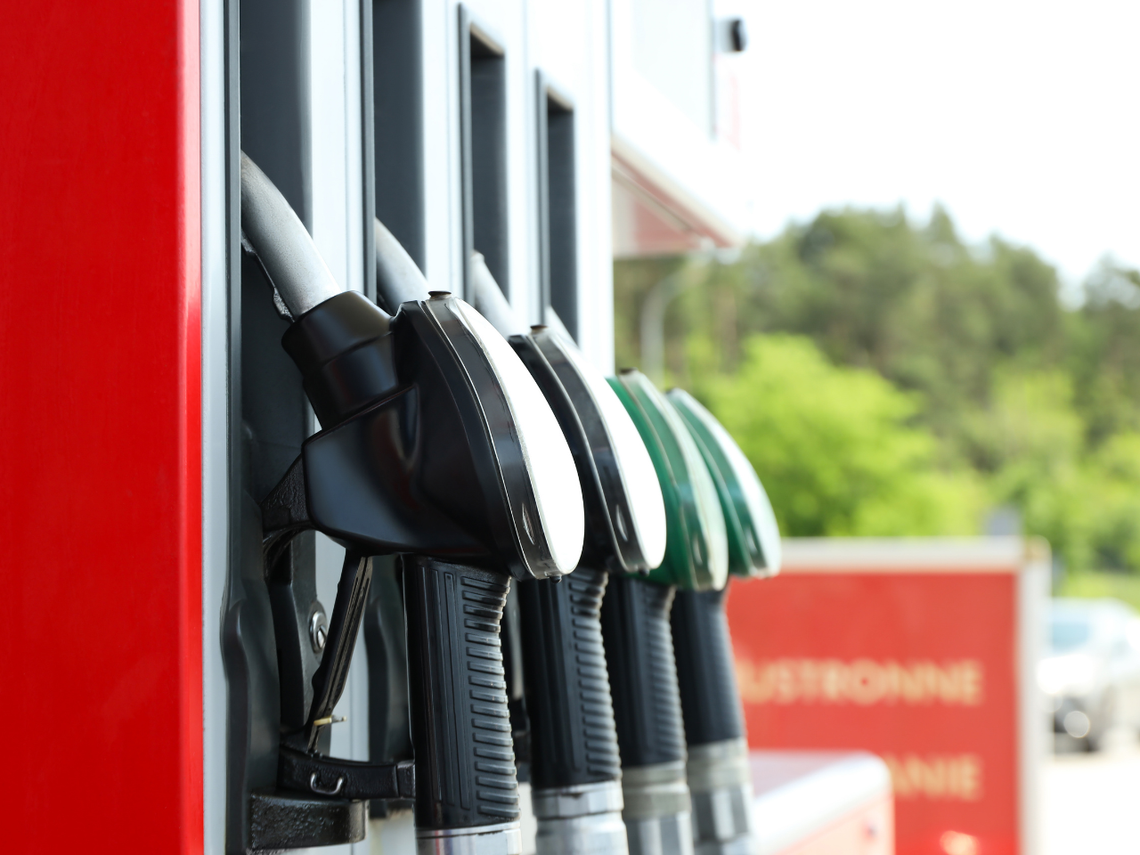 Ceny paliw mogą spaść jeszcze przed Wielkanocą. Nowe przepisy podpisane