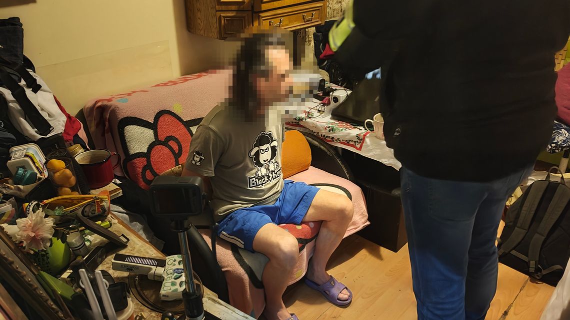 Chciał umówić się z 12-latką. W Elblągu policjanci zapukali do niego o 6:00 Chciał umówić się z 12-latką. W Elblągu policjanci zapukali do niego o 6:00