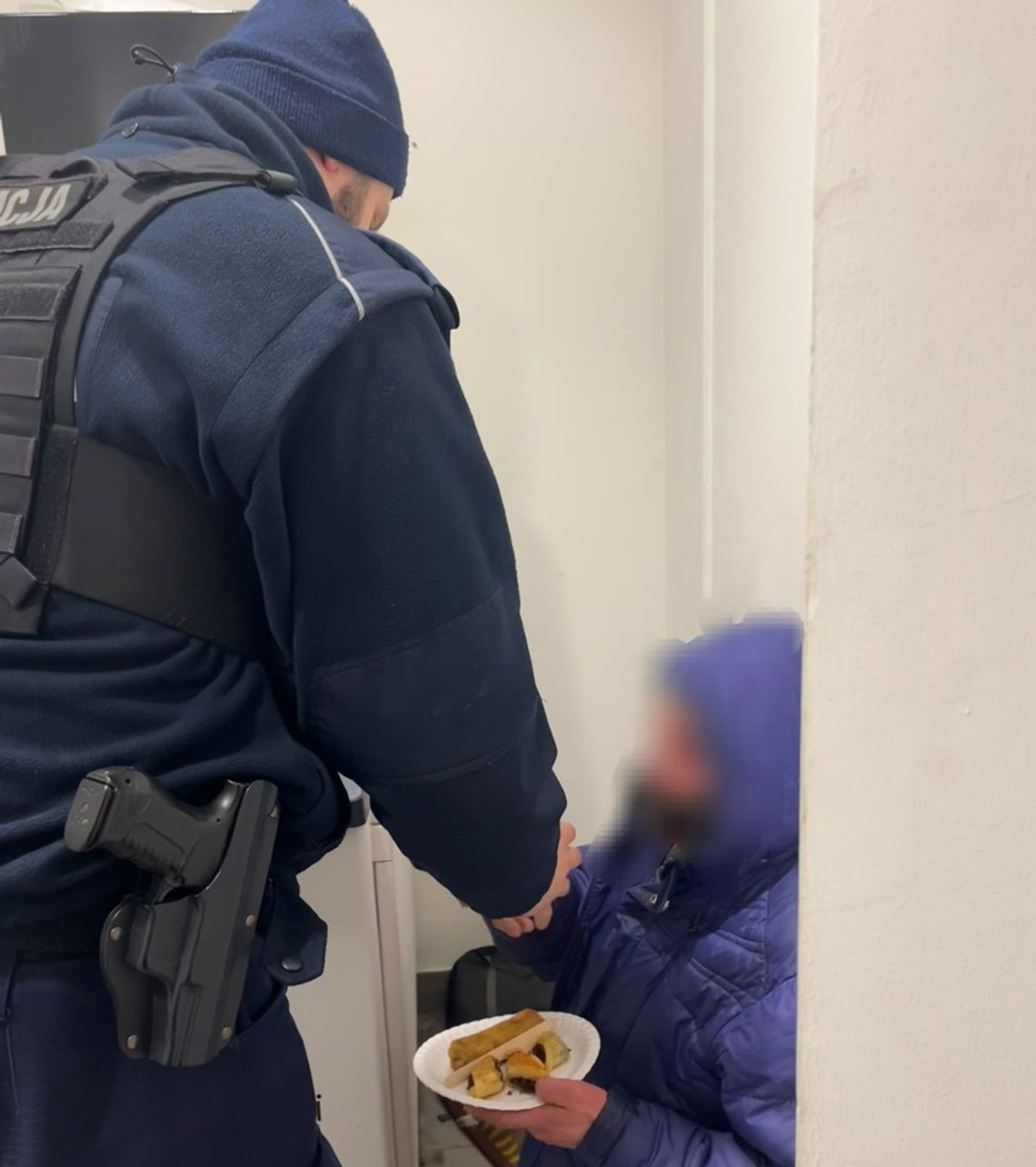 Cicha Wigilia na ulicy Elbląga. Ten gest mówi więcej niż tysiąc słów