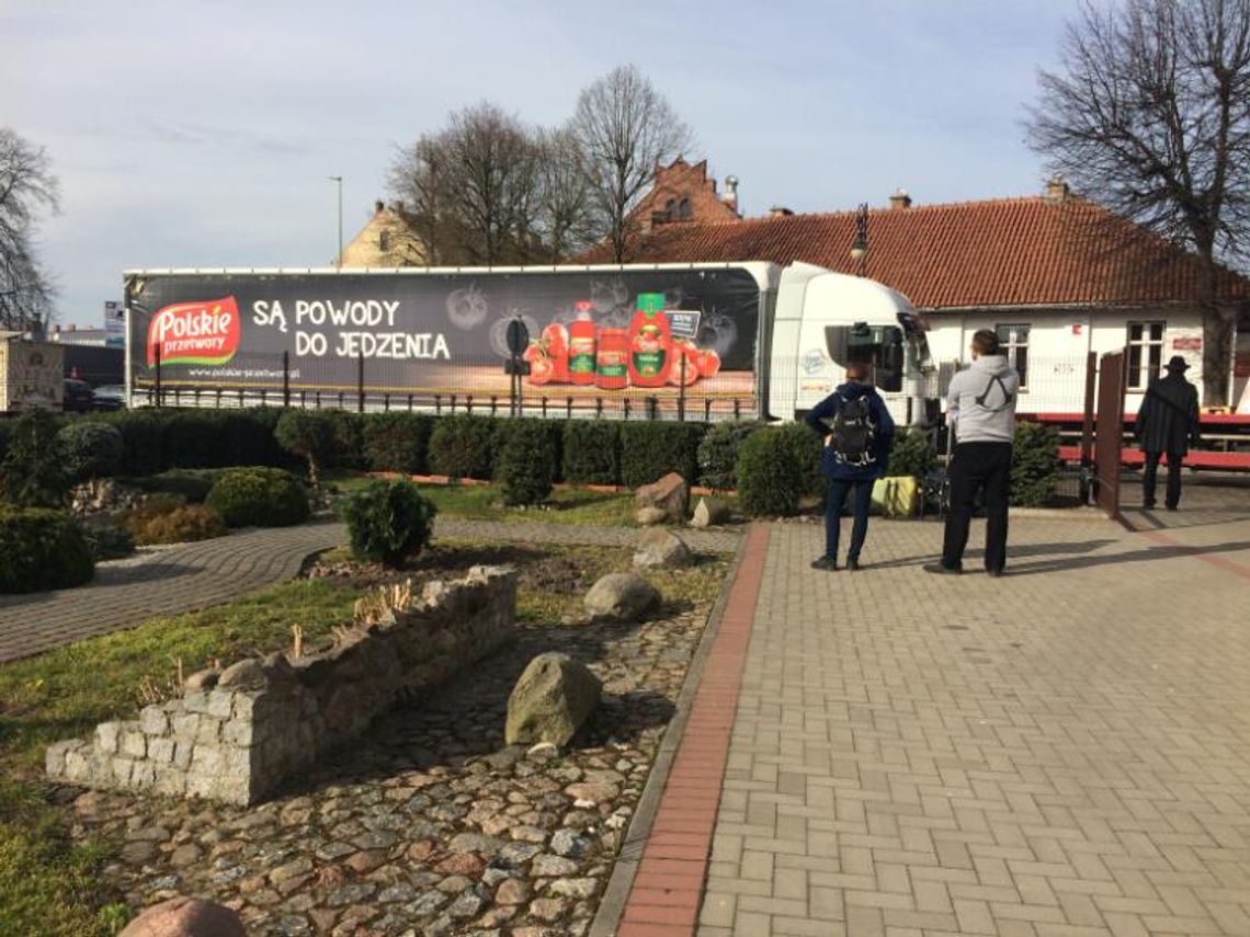 Ciężarówka z żywnością przyjechała do Elbląga. "Trafi do najbardziej potrzebujących"