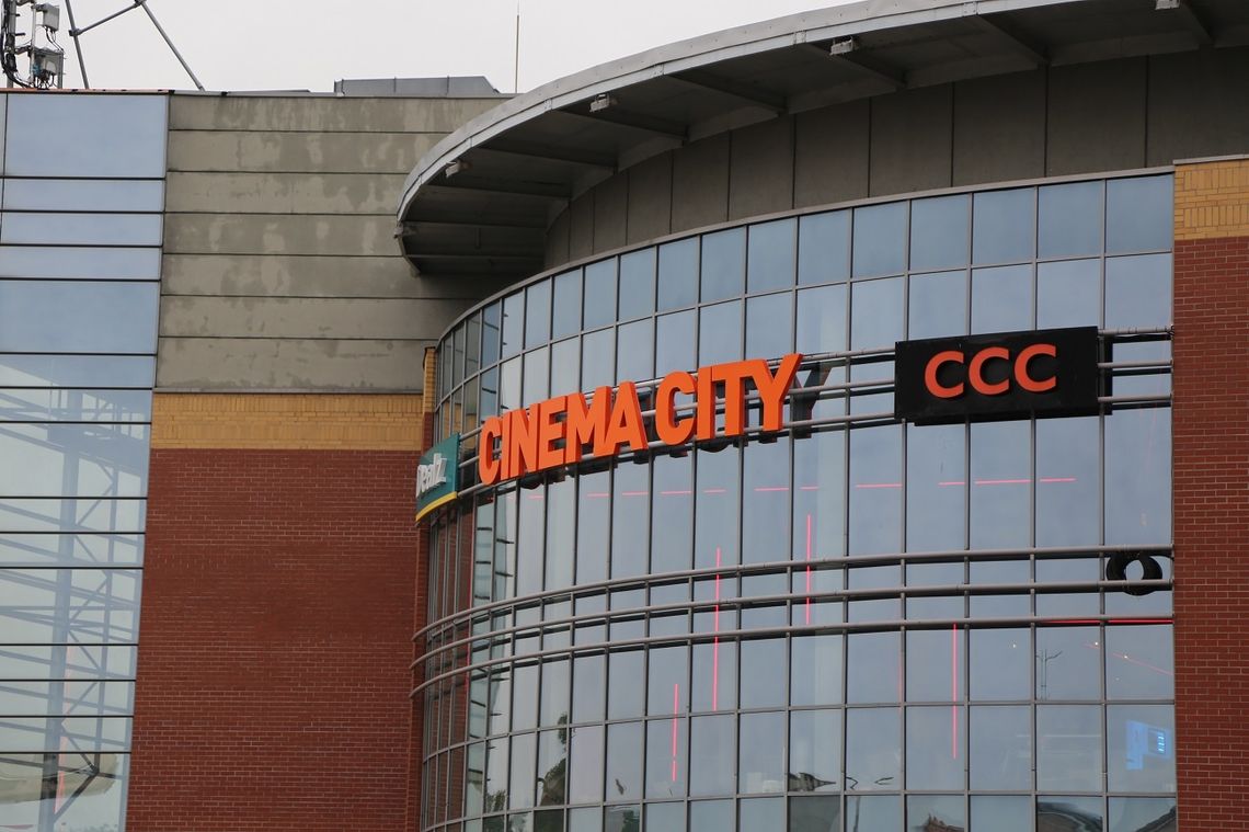 Cinema City w Elblągu. Szyld już wisi