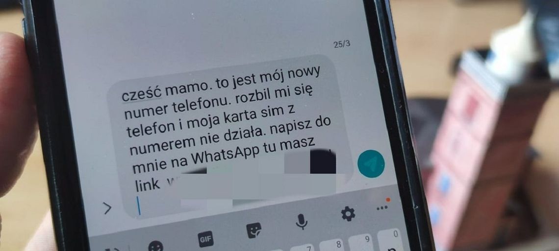 „Cześć mamo" - policja w Elblągu ostrzega przed tym SMS-em