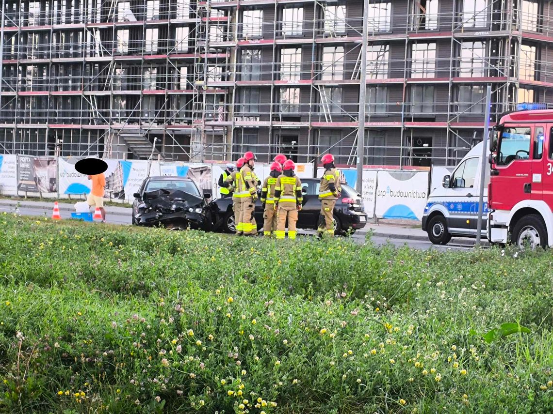 Czołowe zderzenie na Warszawskiej. Kierowca BMW stracił prawo jazdy