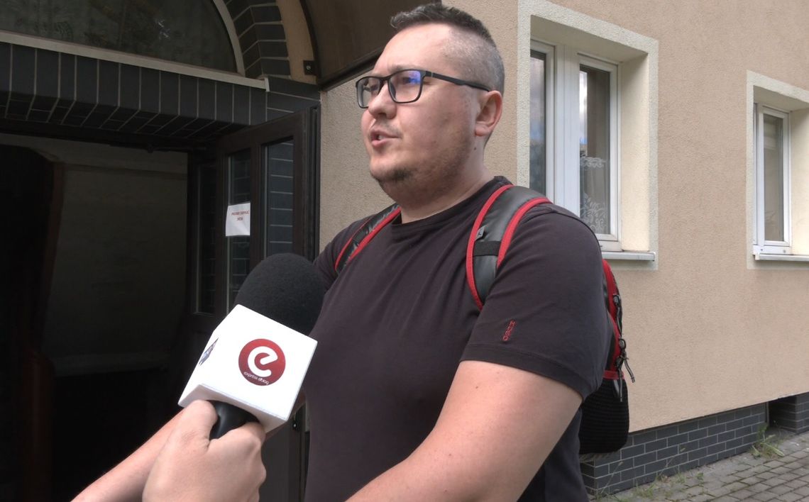 Czy elblążanie sprzątają po swoich psach? [SONDA WIDEO]