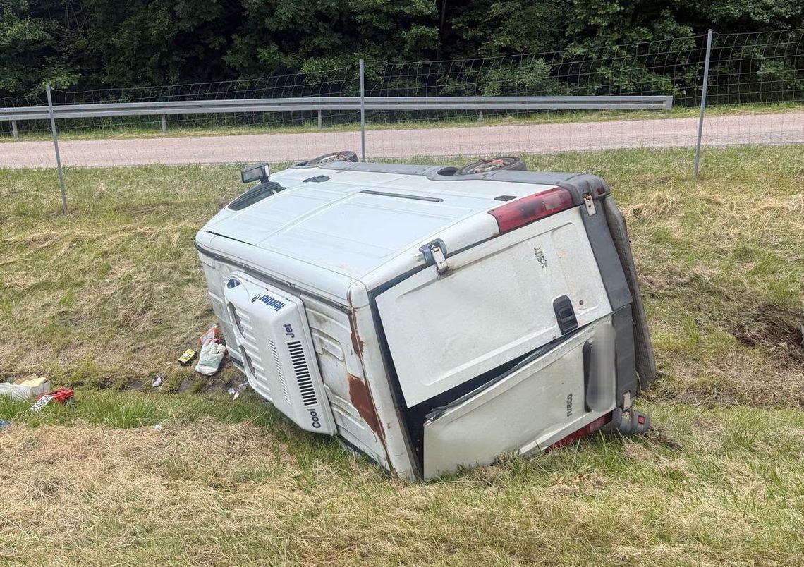 Dachowanie na trasie Elbląg-Braniewo Dachowanie na trasie Elbląg-Braniewo