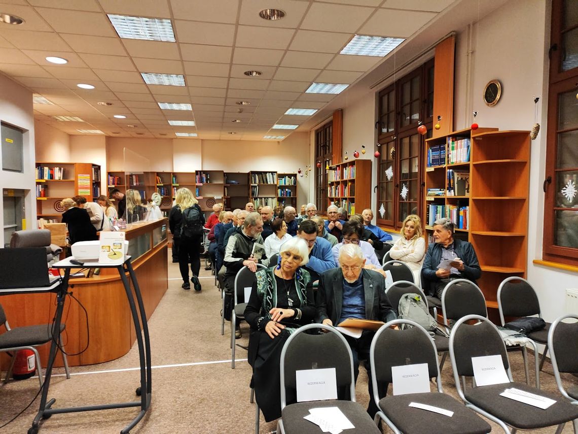 Dawna Krynica Morska na pocztówkach. Wyjątkowe spotkanie autorów albumu w Elblągu