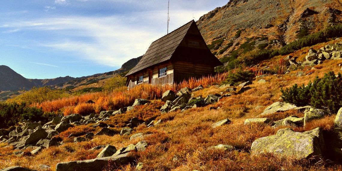 Dlaczego warto zwiedzić Tatry jesienią?