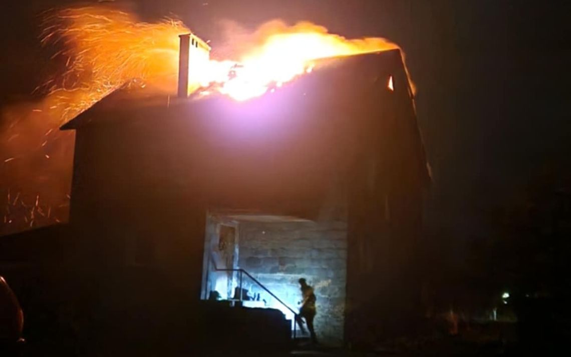 Dramat przed świętami. Rodzina nie może wrócić do swojego domu Dramat przed świętami. Rodzina nie może wrócić do swojego domu