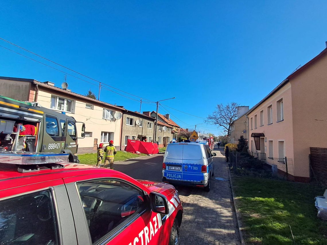 Dramat w Braniewie. Strażacy weszli siłą – w środku znaleźli nieprzytomnego mężczyznę