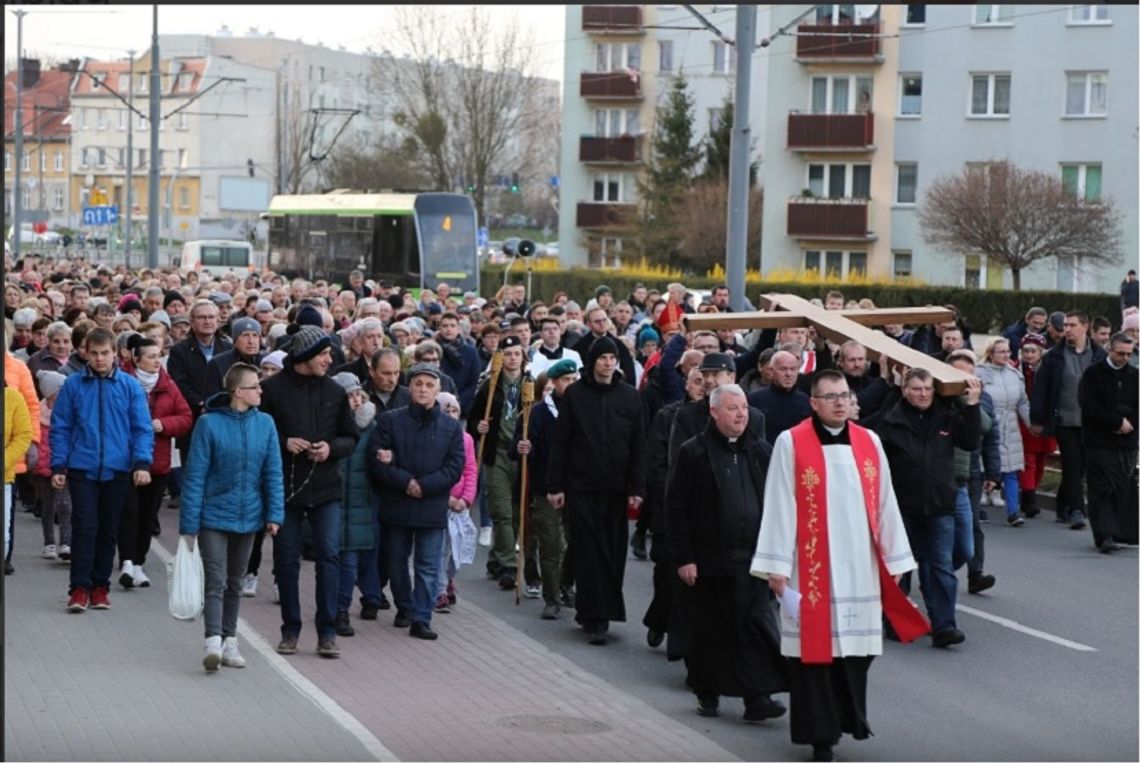 Dziś ulicami Elbląga przejdzie Procesja Drogi Krzyżowej