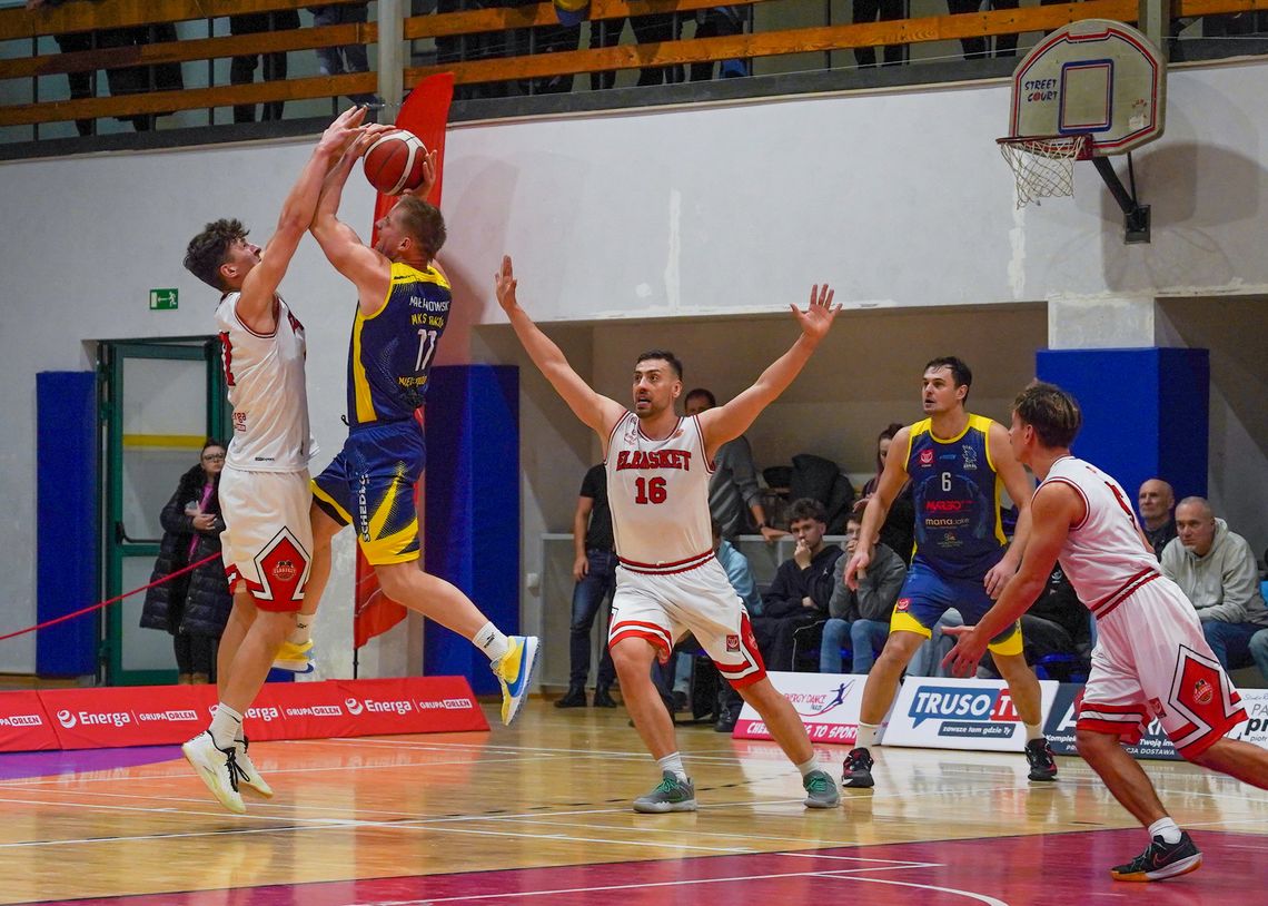 Elbasket blisko wygranej z liderem