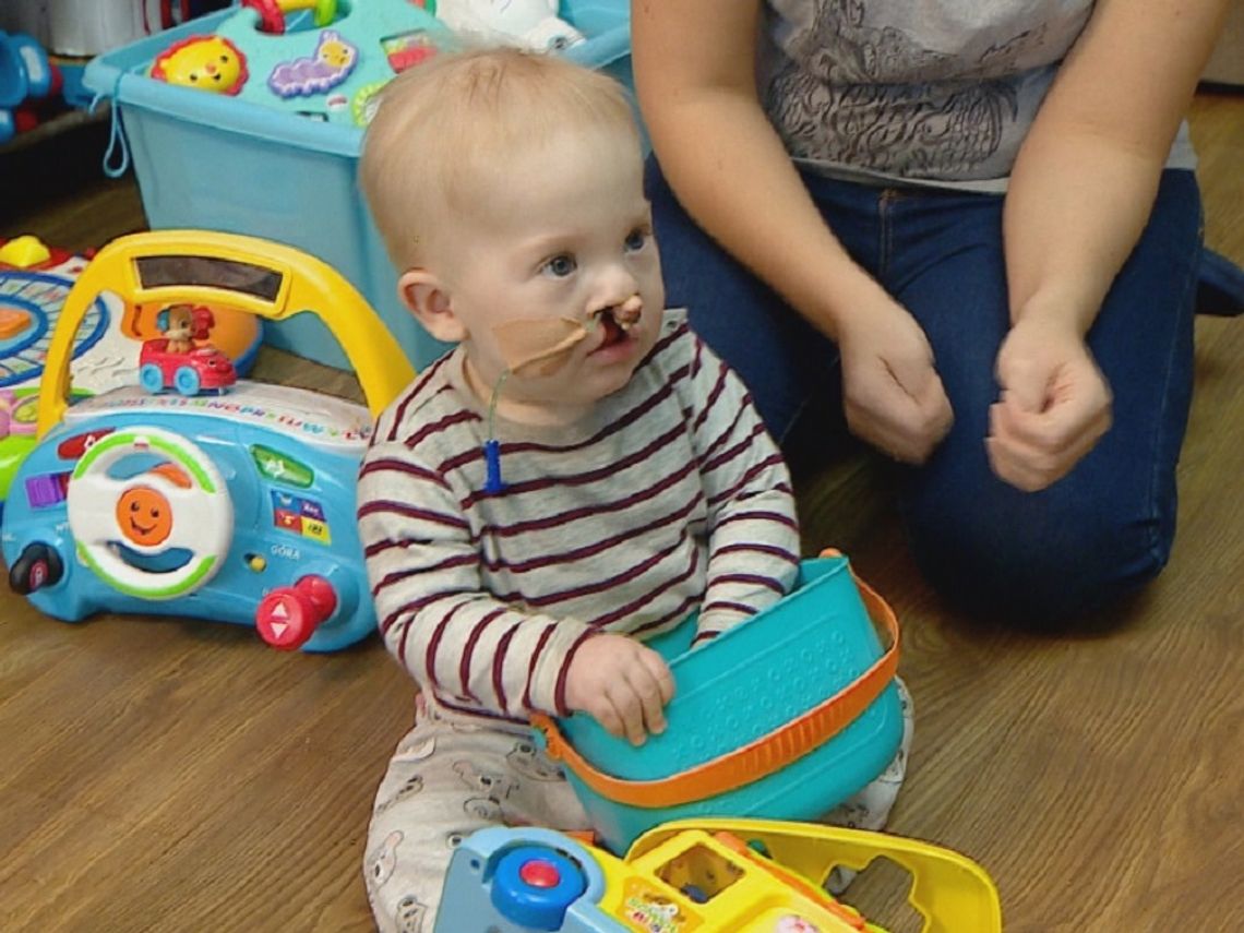 Elbląg: 14-miesięczny Wiktor czeka na operację. Szpital milczy w sprawie terminu [INTERWENCJA POLSAT - WIDEO]