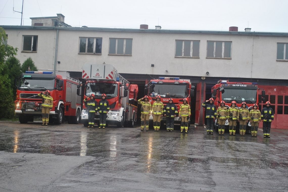 Elbląg pamiętał. W mieście zawyły syreny alarmowe