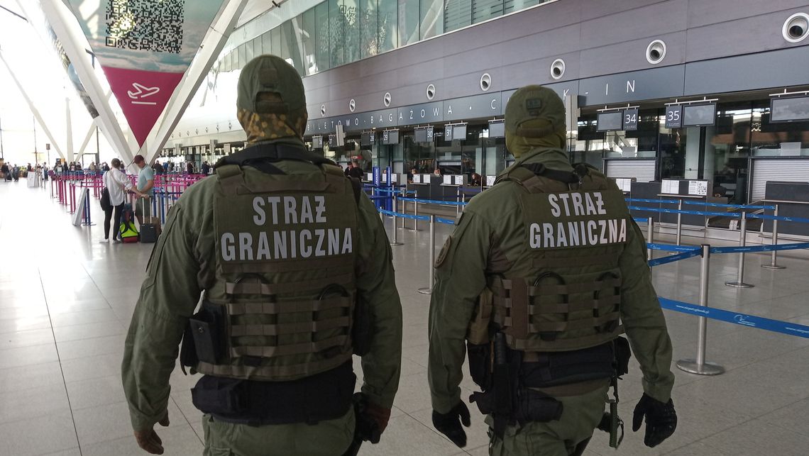 Elblążanin na lotnisku mówił o granatach w bagażu Elblążanin na lotnisku mówił o granatach w bagażu
