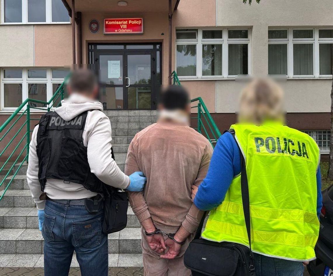 Elblążanin usłyszał 42 zarzuty. Zatrzymali go policjanci z Gdańska