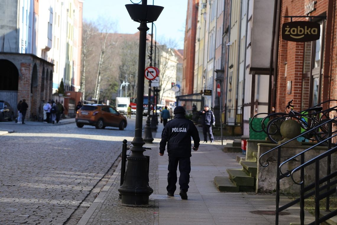 Ewakuacja na Starym Mieście. Policja pokazała pocisk