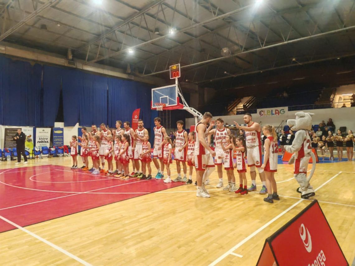 Fenomenalna czwarta kwarta! Elbląg odwraca mecz z Pogonią Mogilno Fenomenalna czwarta kwarta! Elbląg odwraca mecz z Pogonią Mogilno