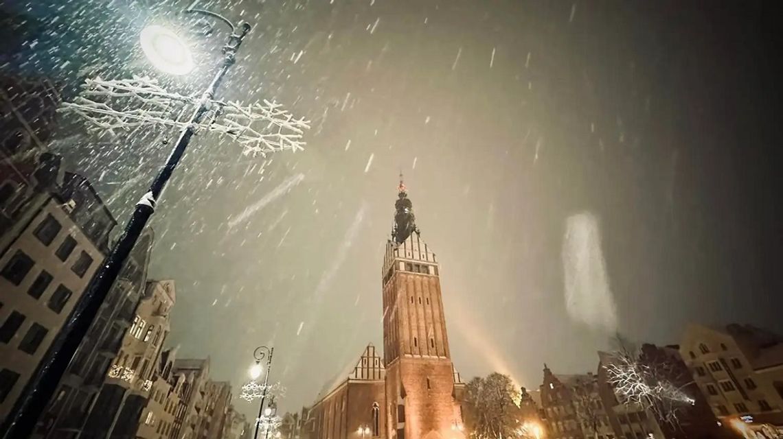 Intensywne opady śniegu. Synoptycy wydali ostrzeżenie