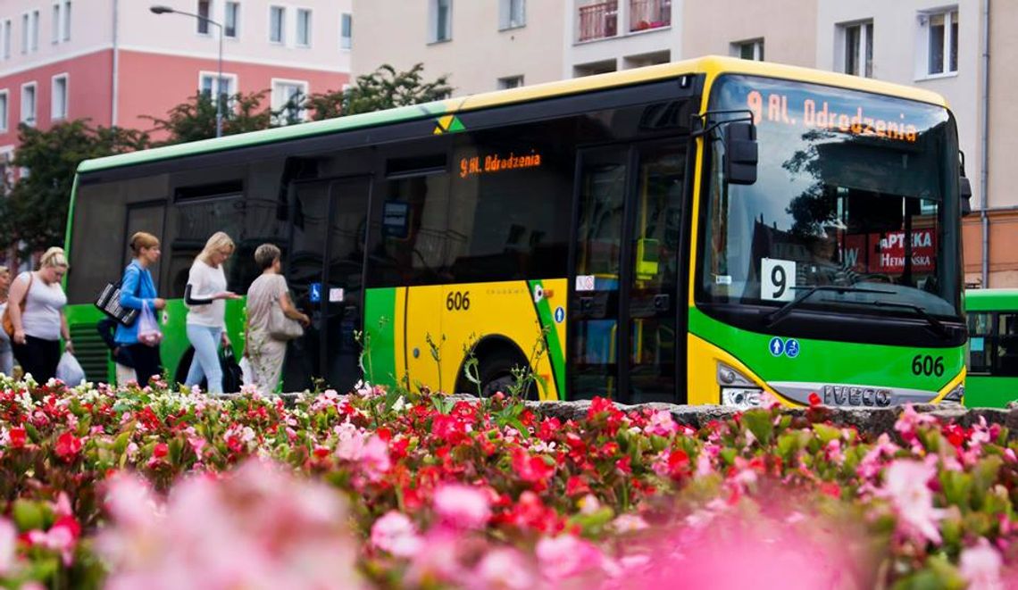 Jazda autobusem i tramwajem w Elblągu w czasie pandemii