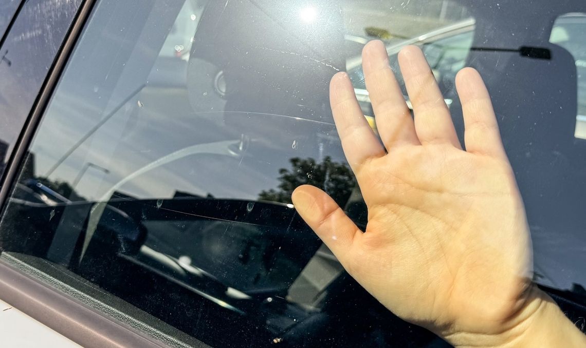 Jedna decyzja może uratować życie. Nie każdy wie, że wolno wybić szybę