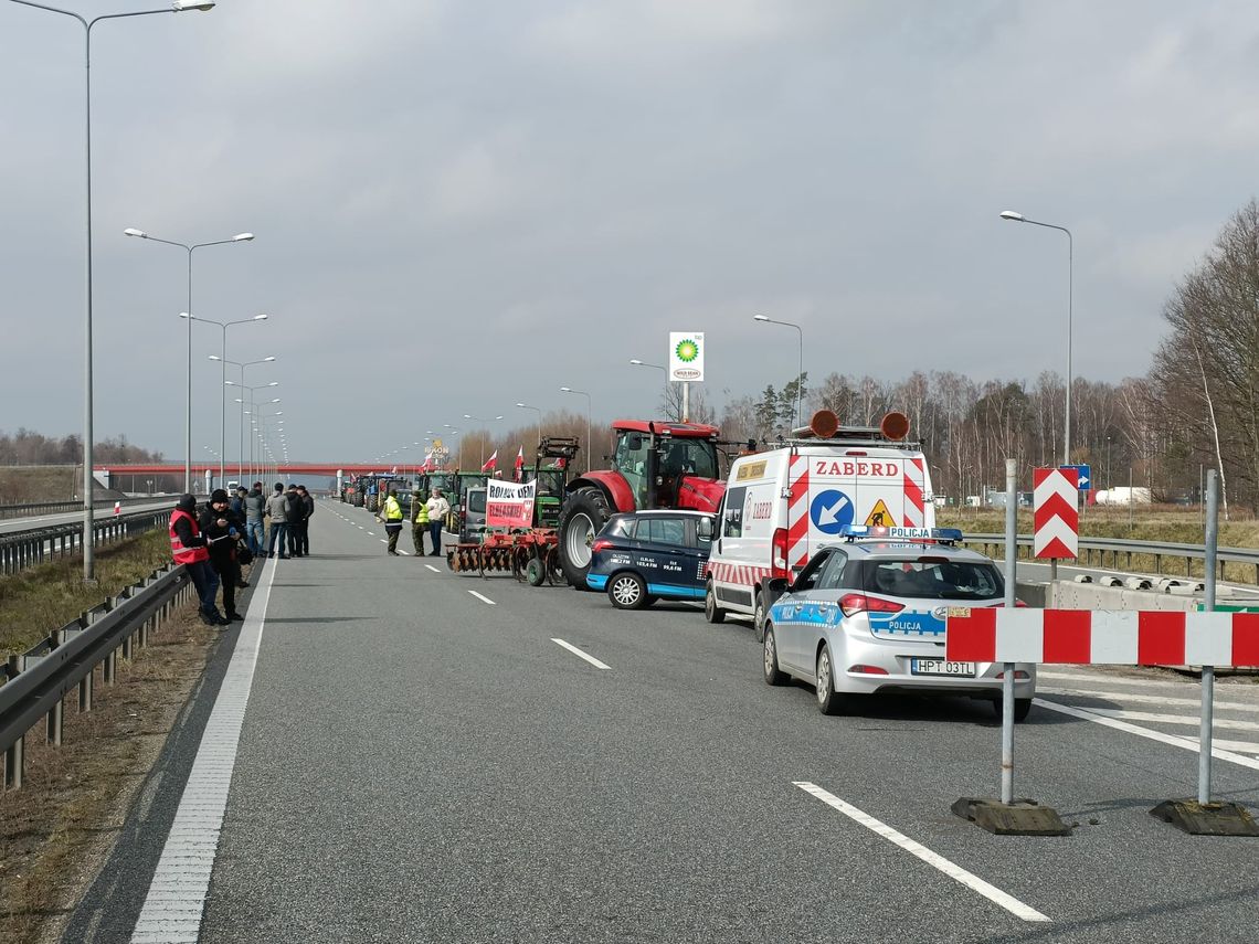 Jest porozumienie, ale rolnicy nie schodzą z barykad