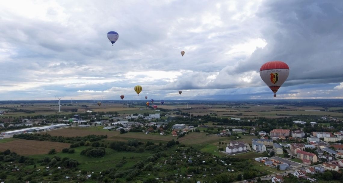 Kolorowe niebo nad Pasłękiem. Przed nami zawody balonowe Kolorowe niebo nad Pasłękiem. Przed nami zawody balonowe