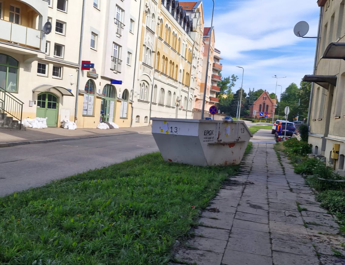 Kontenery na odpady popowodziowe Kontenery na odpady popowodziowe