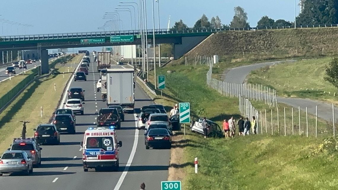 Korytarz życia na S7. Policja apeluje i pokazuje nagranie [WIDEO]