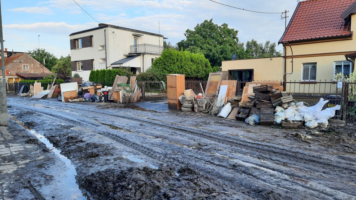 Mieszkańcy Tolkmicka chcą kary za powódź. Wody Polskie odpowiadają